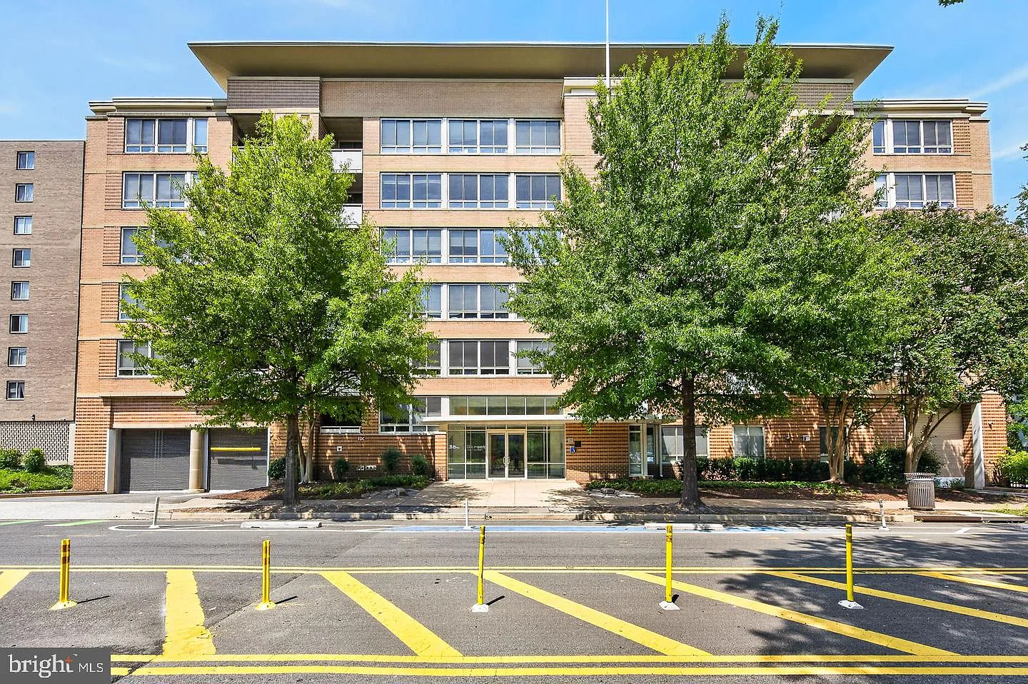 Potomac Place Condominiums — Photo 1