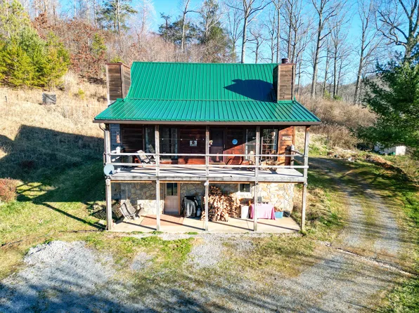 120 Bear Cage Rd, Roan Mountain, TN 37687