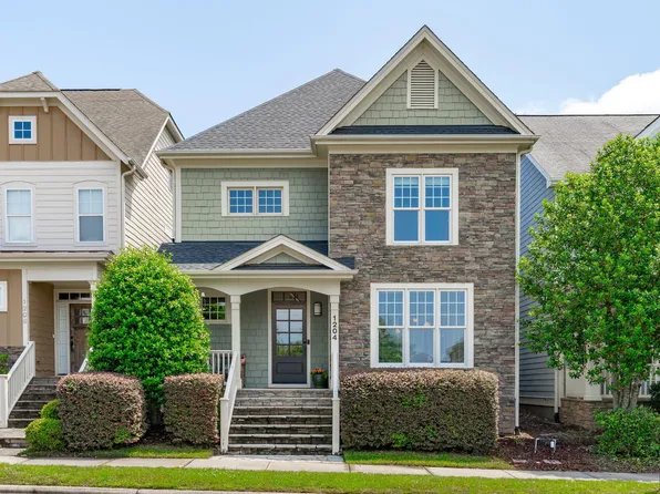 1204 Sand Pine Dr, Cary, NC 27519