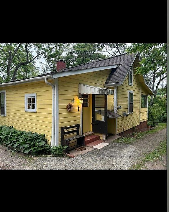 1st image of 35 Sprinkle St
