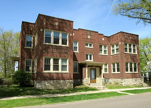 3301 Calumet St Photo 1