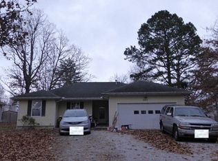 668 Lone Pine Rd, Houston, MO 65483