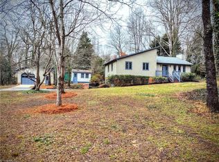 6702 Middleburg Rd, Greensboro, NC 27406