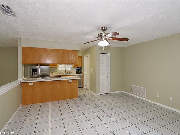 3rd image of 589 Walden Ct