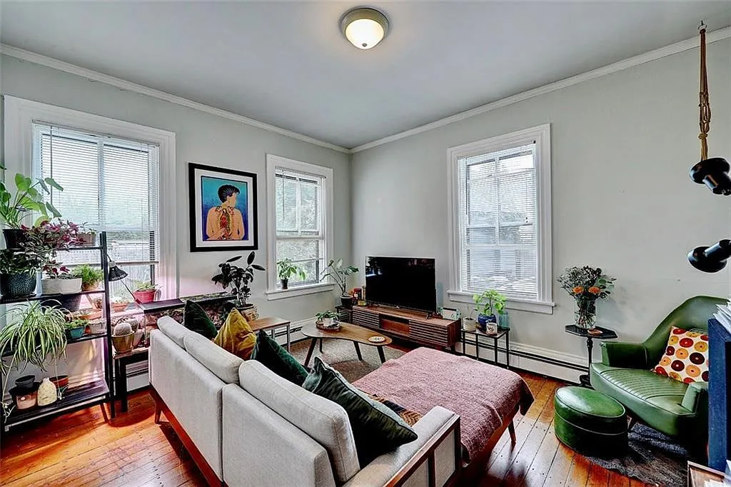 2 bed, 980 sqft, $1,800 — Photo 1