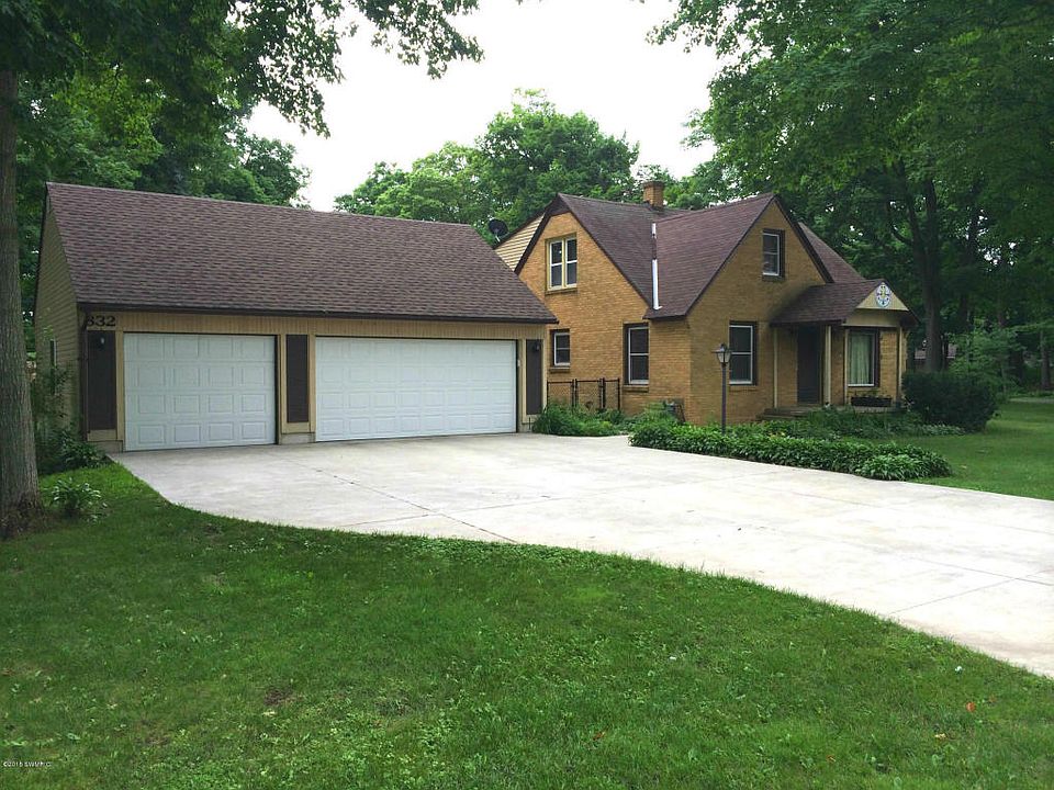 1st image of 832 Harvard Dr