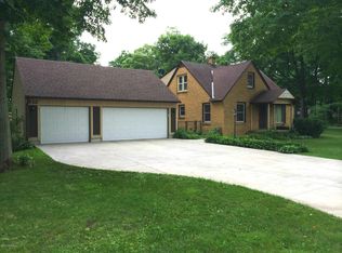 832 Harvard Dr, Holland, MI 49423
