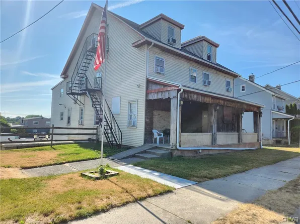 1051 Howertown Rd, Catasauqua, PA 18032