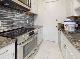 374 Chestnut Hill Ave