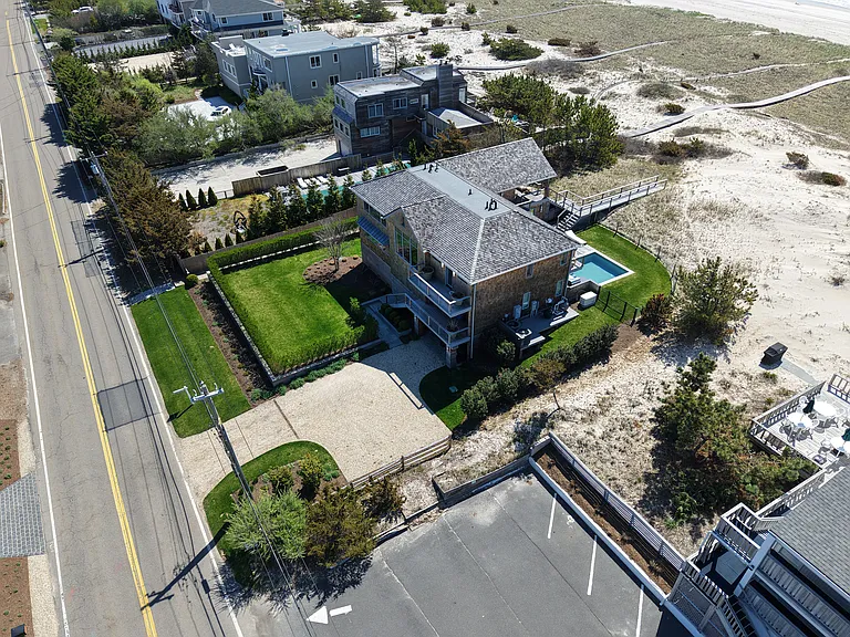 451 Dune Rd — Photo 9