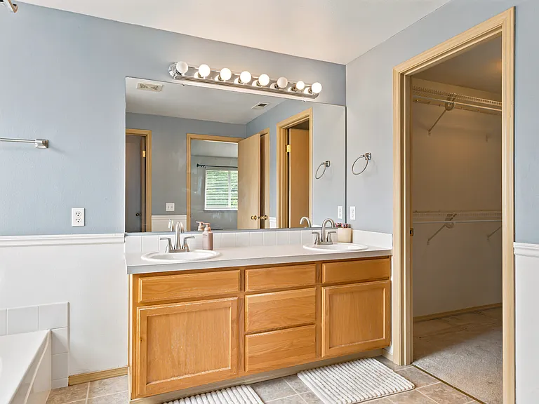 3815 184th St E — Photo 23