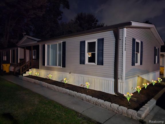 3rd image of 11410 N Lake Dr