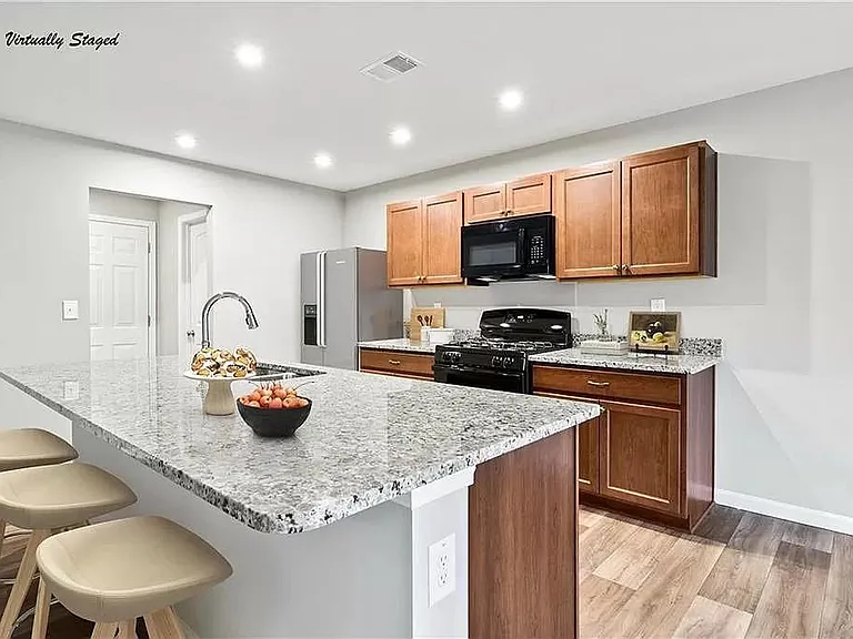 335 Port Way — Photo 5