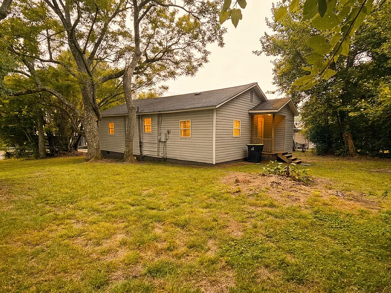 913 S Long St E — Photo 19