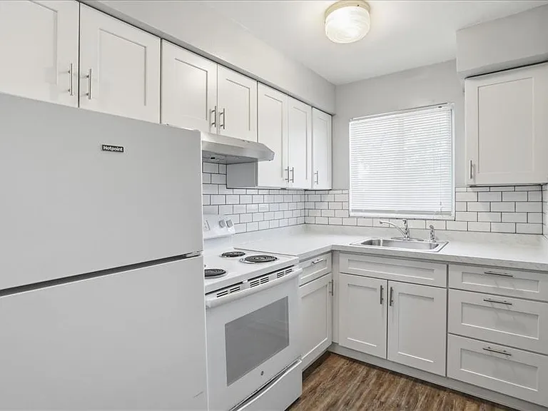 5991 Fairfield Ave S #4 — Photo 4