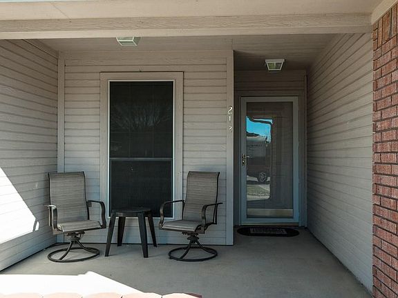 5th image of 213 Roberts Dr