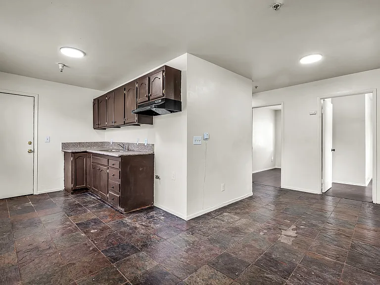 5243 Huntington Dr N #4 — Photo 14
