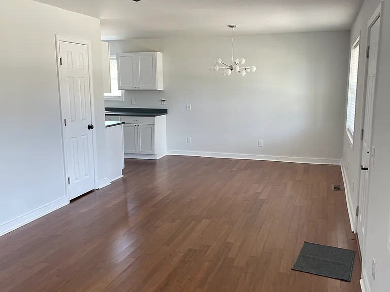 12 Alabama Ave — Photo 5