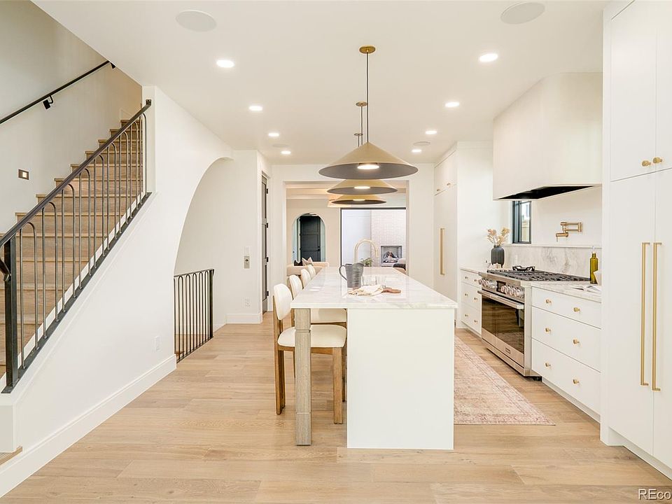 1st image of 517 Cook Street