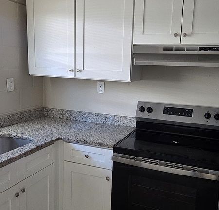 4th image of 2040 W Church St #1