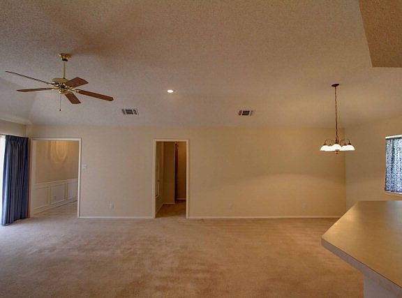 4th image of 4422 Grayburg Dr