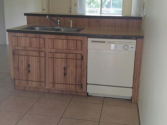 3rd image of 2829 Santa Barbara Blvd APT D