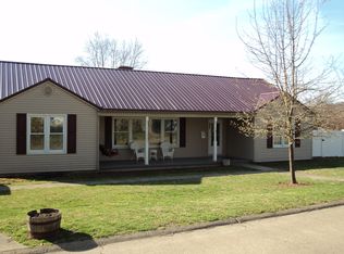 2747 5th St, Hurricane, WV 25526