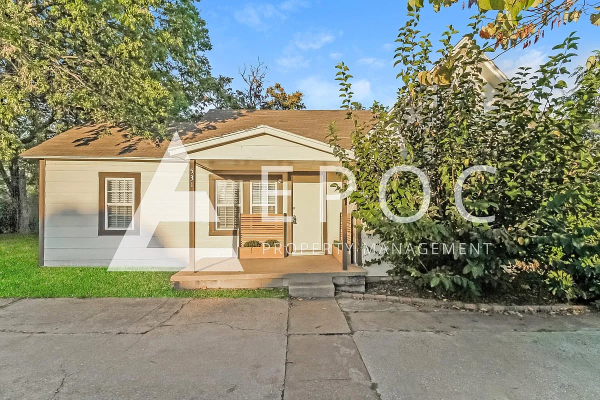 531 S Ponca Ave — Photo 1