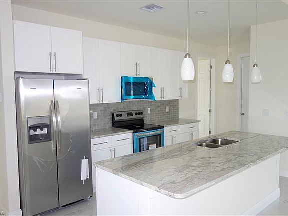 5th image of 1019 NE 6th Pl