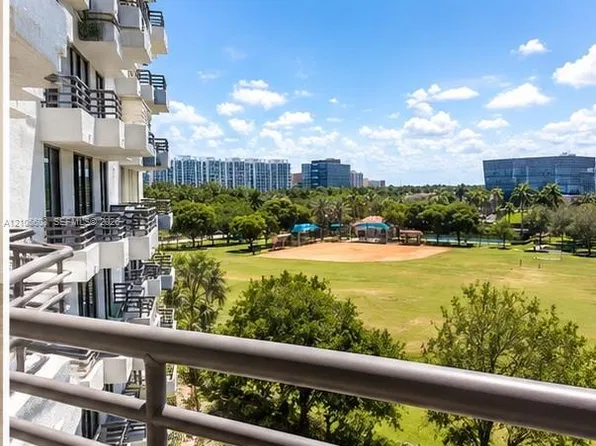 3300 NE 191st St APT 604, Aventura, FL 33180