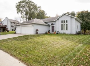 1610 Kings Run Dr NW, Rochester, MN 55901
