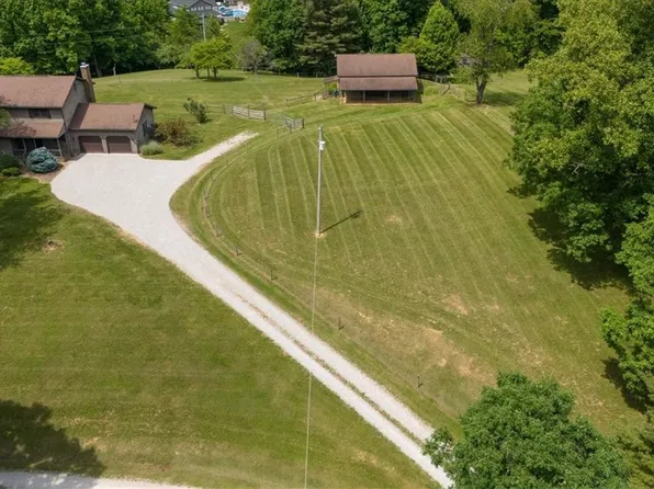 436 Moody Ridge Rd, Belpre, OH 45714