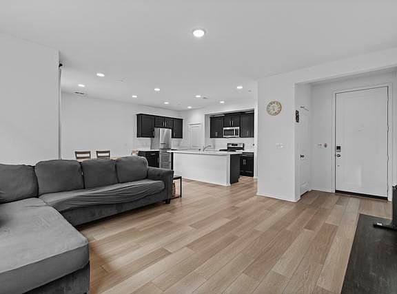 5th image of 31589 Wieck Rd