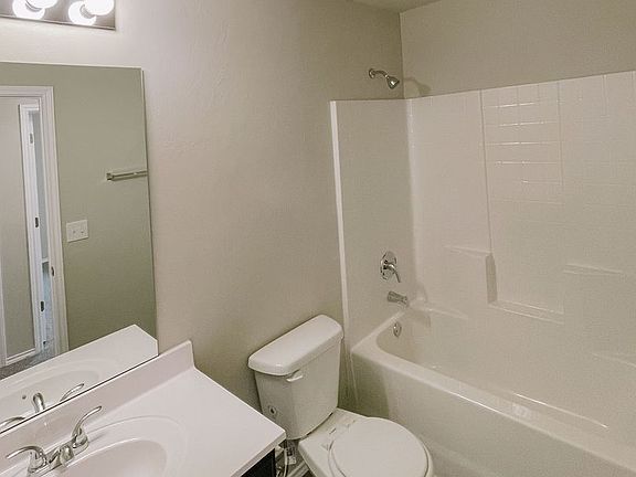 5th image of 9428 NW 122nd Ter