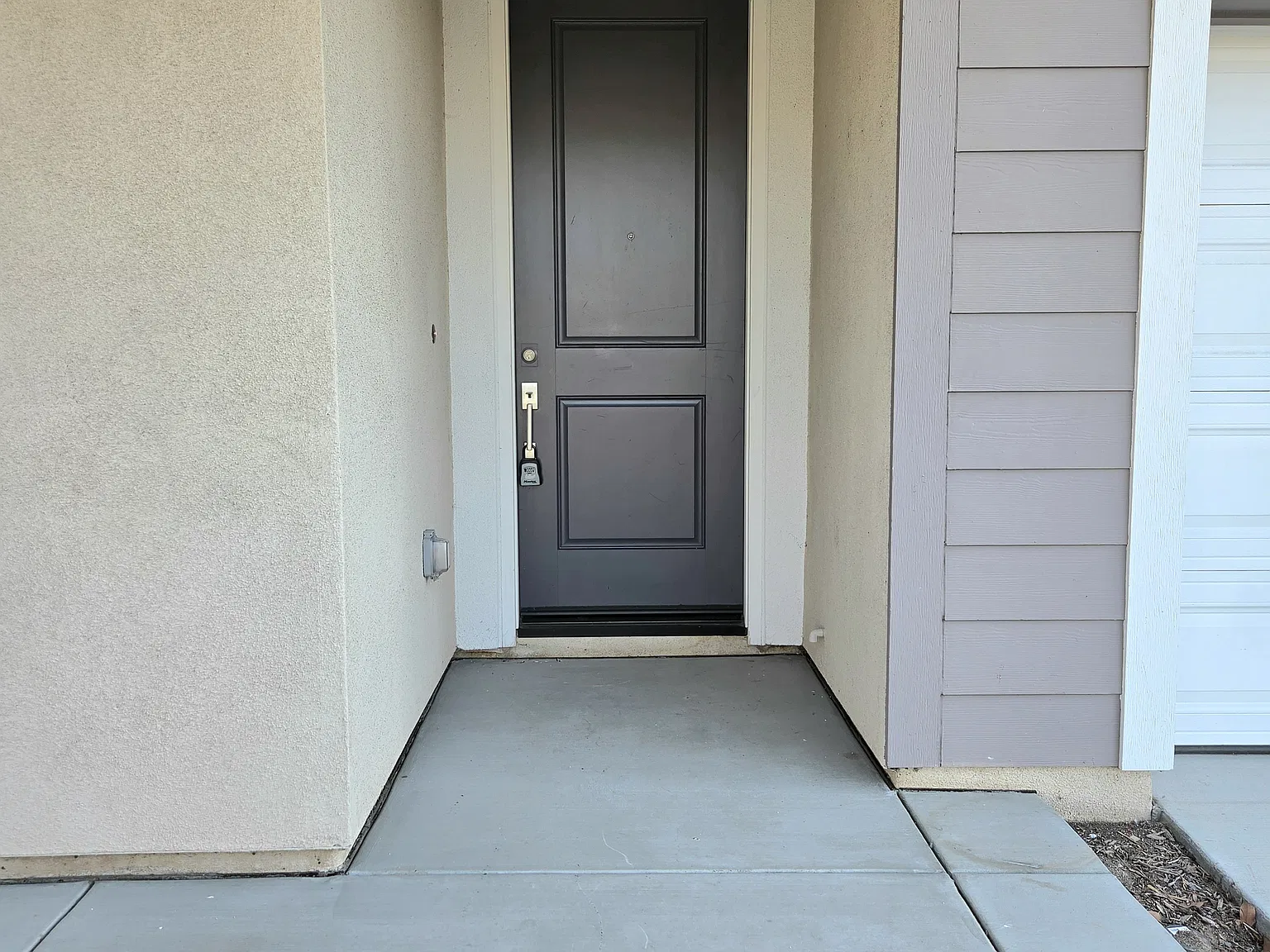 4 bed, 2315 sqft, $3,850 — Photo 2
