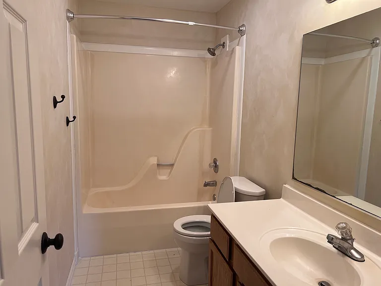 1503 Twin Lakes Dr — Photo 9
