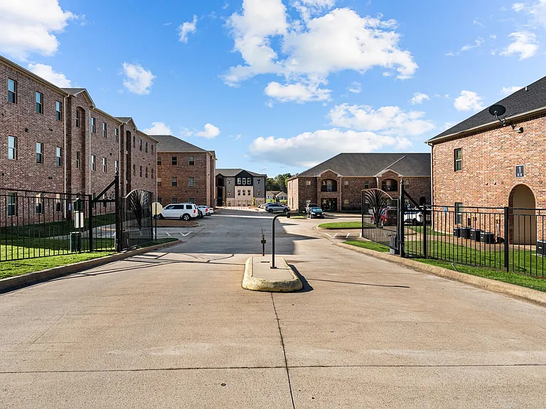 Arbors of Mineola — Photo 29