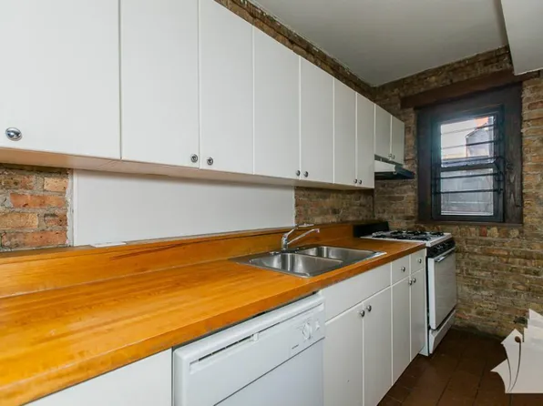 556 W Wellington Ave APT 2R, Chicago, IL 60657