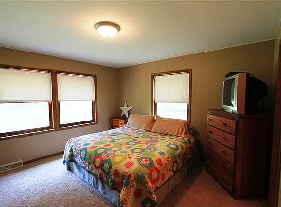 2nd image of 1153 Lakeview Dr
