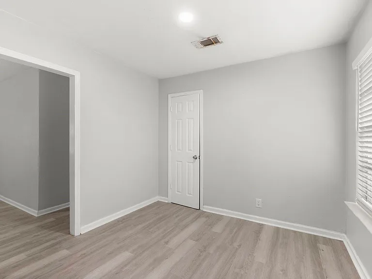 7938 Snowden St — Photo 12