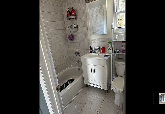 4th image of 5634 61st St #3C