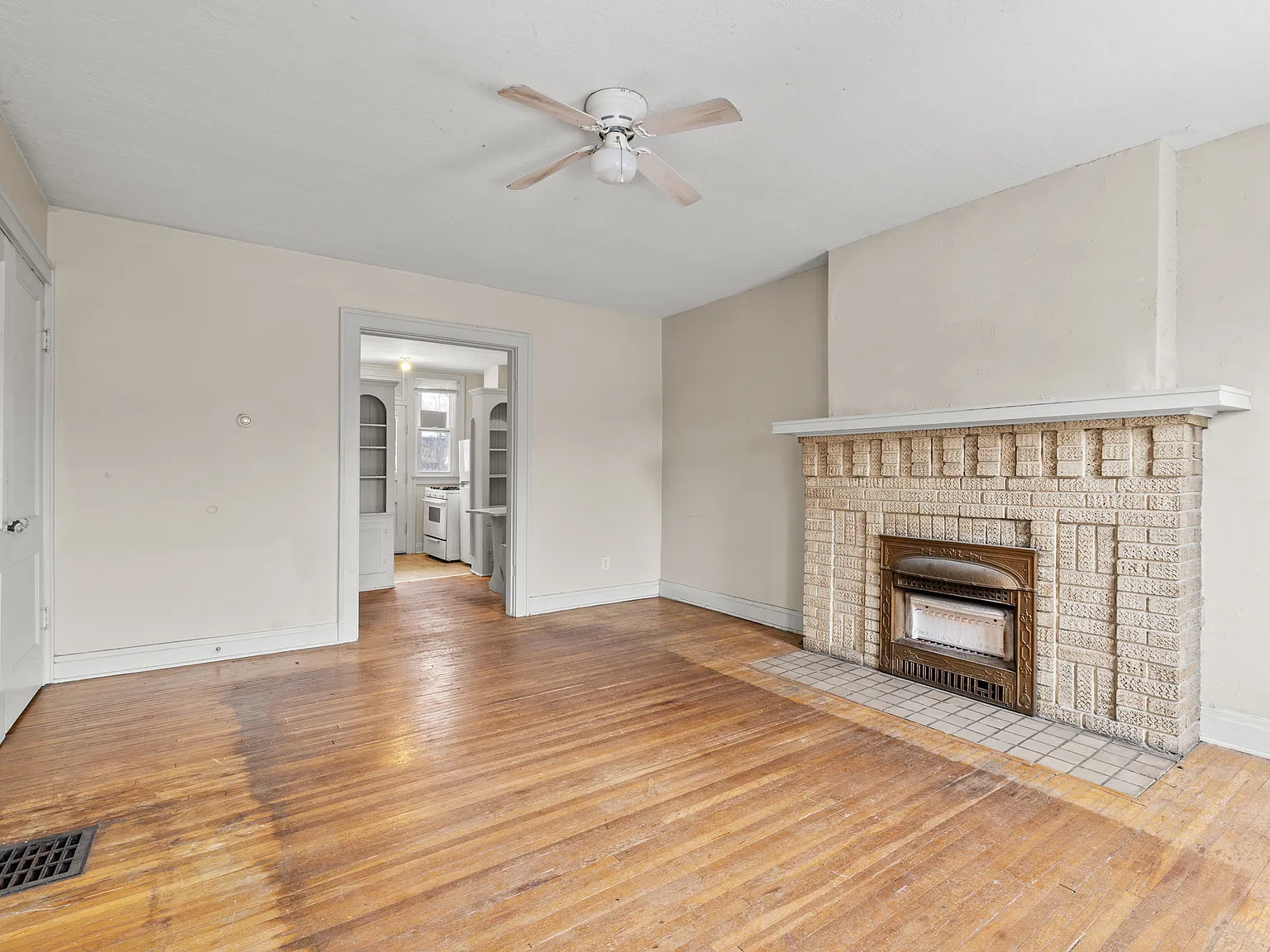 Studio, 511 sqft, $975 — Photo 3