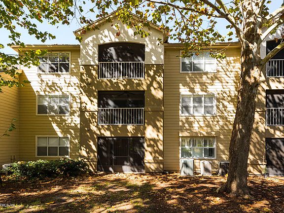 5th image of 15 Arbor Club Dr Unit 212
