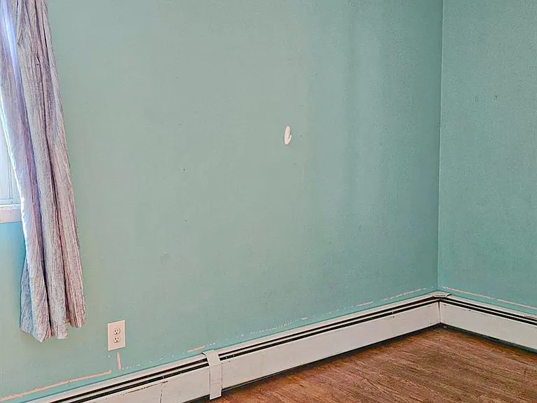 225 Monhagen Ave — Photo 7