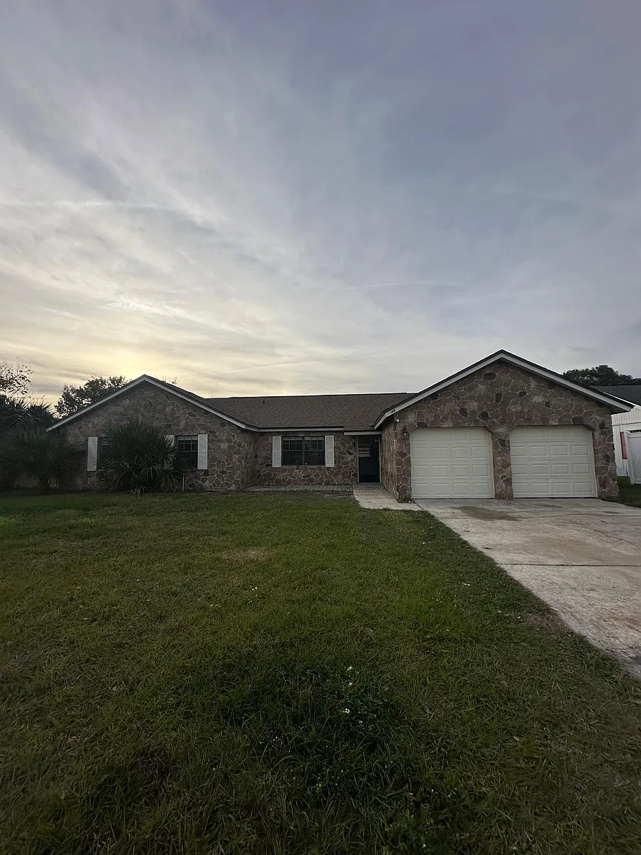 Building Photo - 648 Pyramid Ave