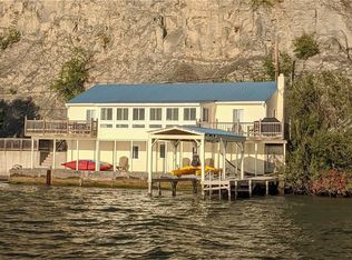 1099 Honoco Rd, Aurora, NY 13026