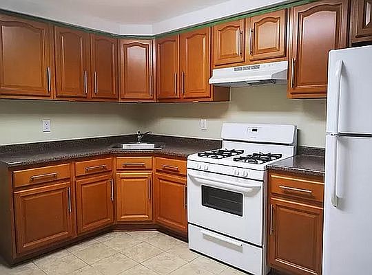 1st image of 3917 Laurel Ave #1R