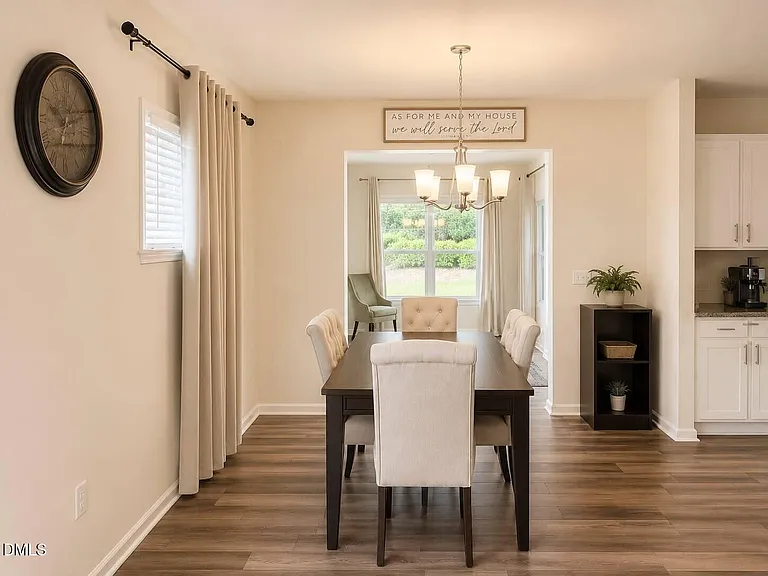 328 Villanova Dr — Photo 28