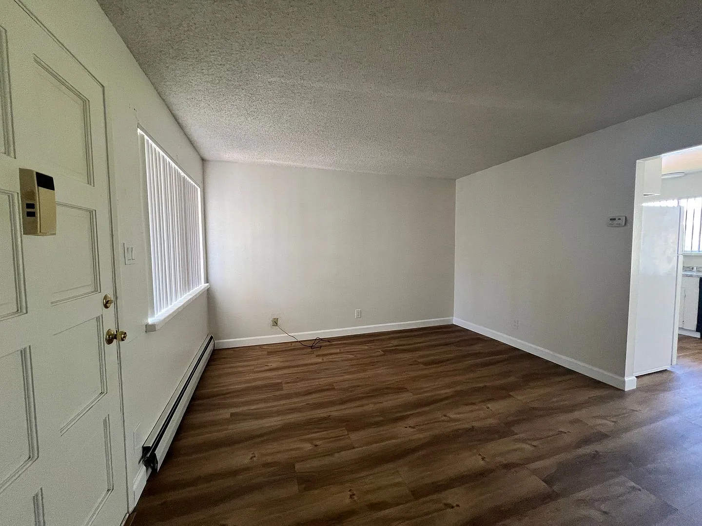 1095 Crinella Court — Photo 3