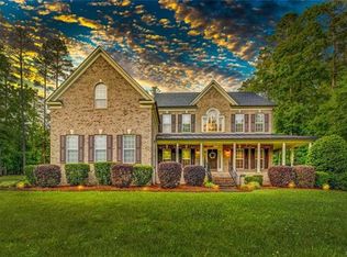 2204 Potter Cove Ln, Matthews, NC 28104